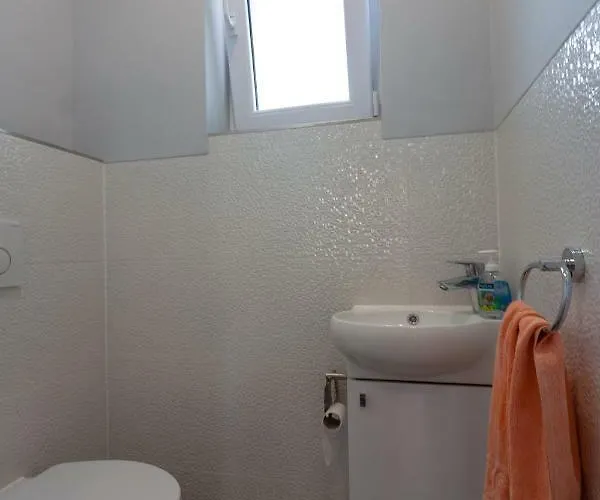 Apartman Colosseum דירה
